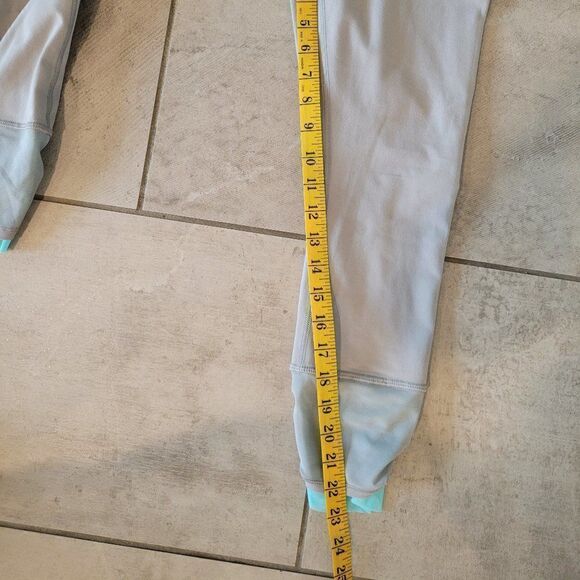 Lululemon Crop Leggings size 4 - Picture 8 of 8